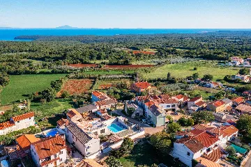 Villa in Pula with Private Heated Pool (Sleeps 12)