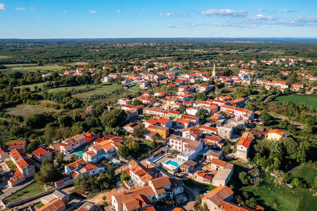 Villa in Pula with Private Heated Pool (Sleeps 12)