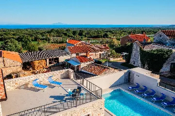 Villa in Pula with Private Heated Pool (Sleeps 12)