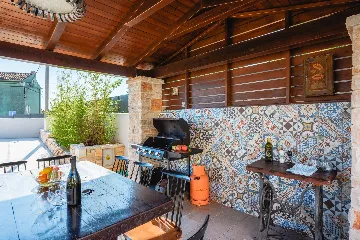 Villa in Pula with Private Heated Pool (Sleeps 12)