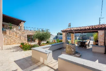 Villa in Pula with Private Heated Pool (Sleeps 12)