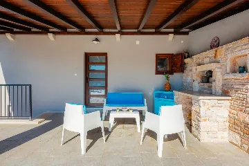 Villa in Pula with Private Heated Pool (Sleeps 12)