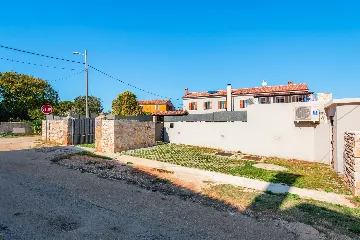 Villa in Pula with Private Heated Pool (Sleeps 12)