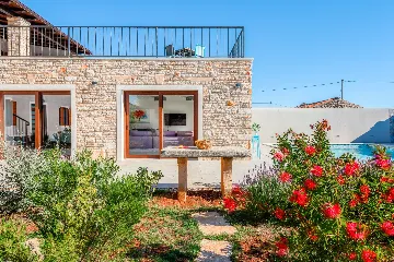 Villa in Pula with Private Heated Pool (Sleeps 12)