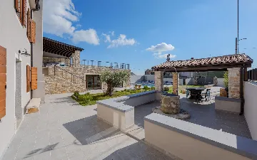 Villa in Pula with Private Heated Pool (Sleeps 12)