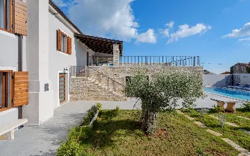 Villa in Pula with Private Heated Pool (Sleeps 12)