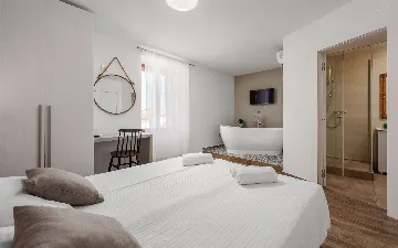 Villa in Pula with Private Heated Pool (Sleeps 12)