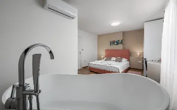 Villa in Pula with Private Heated Pool (Sleeps 12)