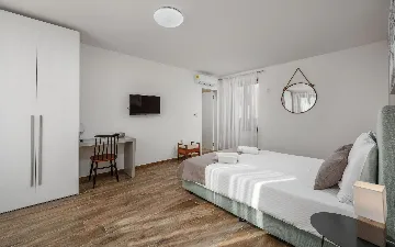 Villa in Pula with Private Heated Pool (Sleeps 12)