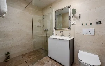 Villa in Pula with Private Heated Pool (Sleeps 12)