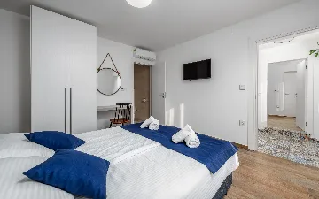 Villa in Pula with Private Heated Pool (Sleeps 12)