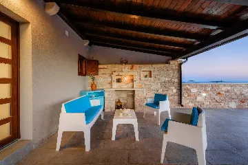 Villa in Pula with Private Heated Pool (Sleeps 12)