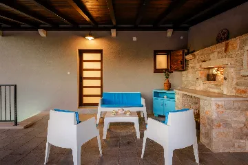 Villa in Pula with Private Heated Pool (Sleeps 12)