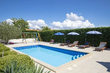 Family Villa in Poreč for Up to 10 Guests