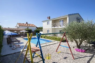 Family Villa in Poreč for Up to 10 Guests