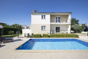 Family Villa in Poreč for Up to 10 Guests