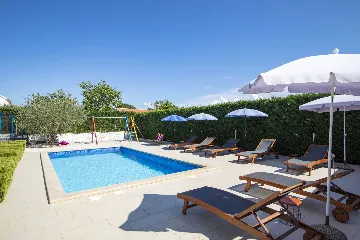 Family Villa in Poreč for Up to 10 Guests