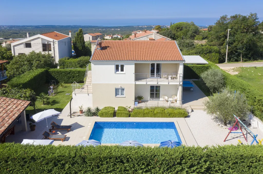 Family Villa in Poreč for Up to 10 Guests