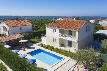 Family Villa in Poreč for Up to 10 Guests