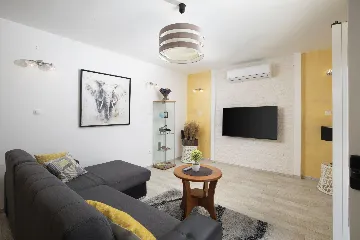 Family Villa in Poreč for Up to 10 Guests