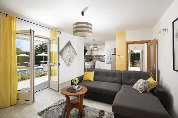 Family Villa in Poreč for Up to 10 Guests