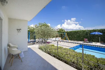 Family Villa in Poreč for Up to 10 Guests