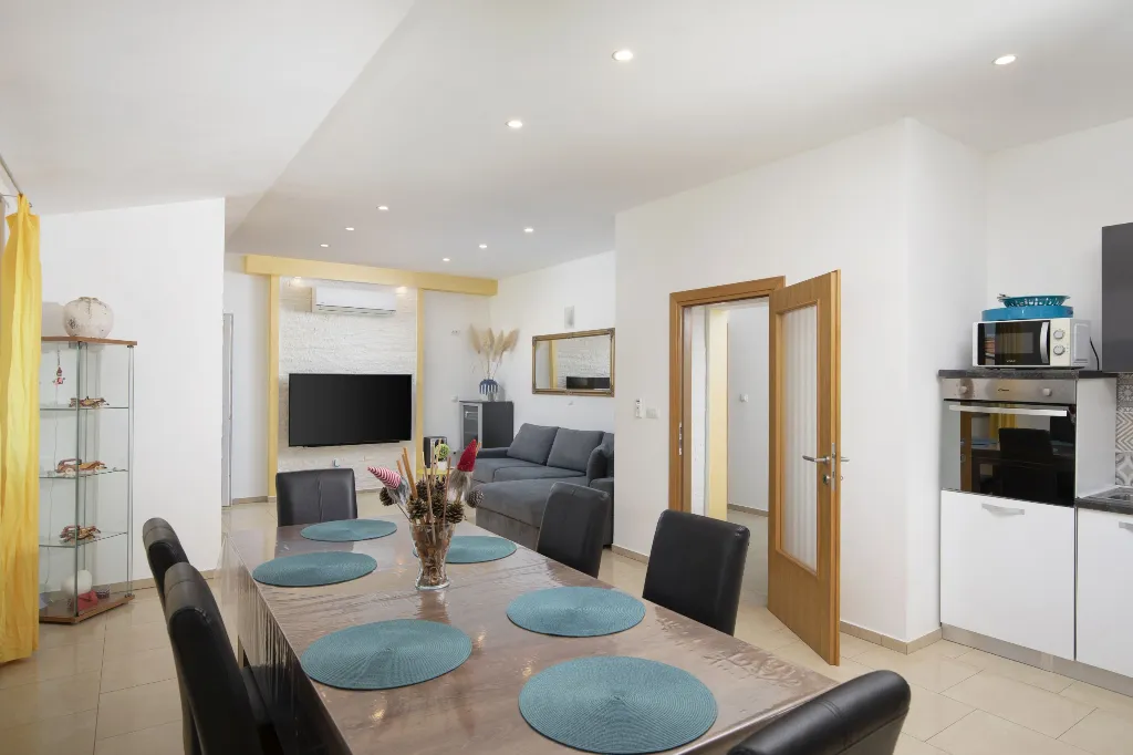 Family Villa in Poreč for Up to 10 Guests