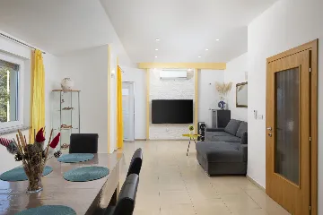 Family Villa in Poreč for Up to 10 Guests