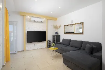 Family Villa in Poreč for Up to 10 Guests