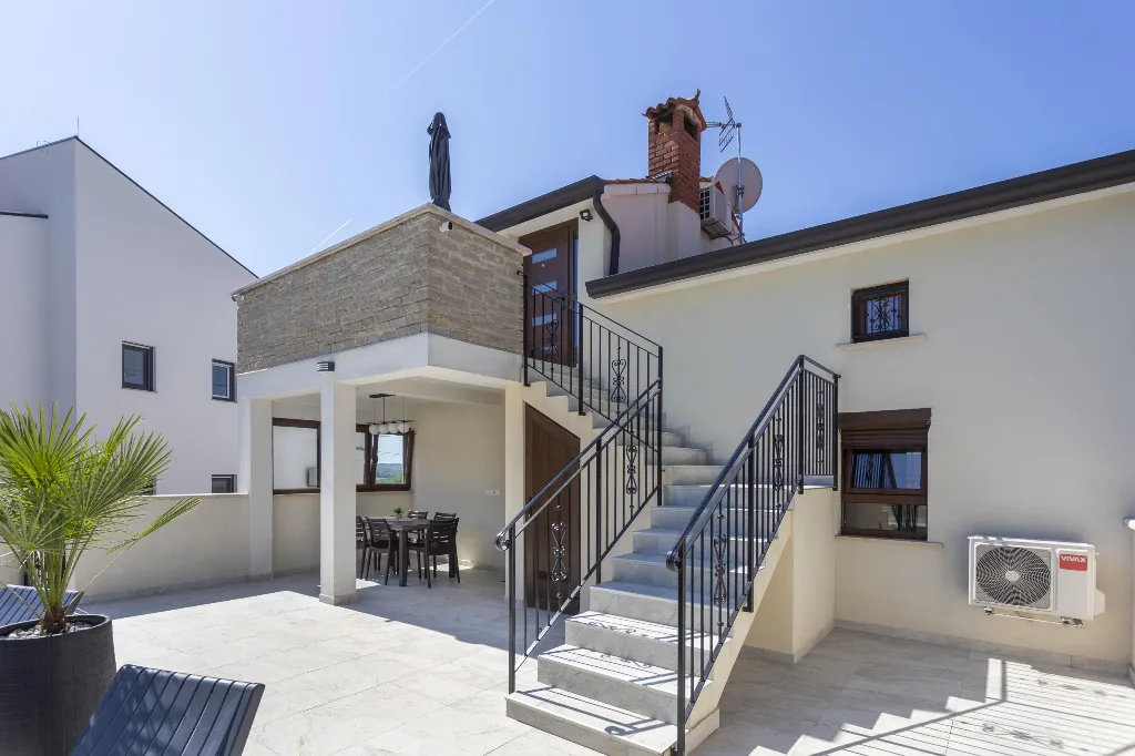 Poreč Mugeba Apartment for Up to 4 Guests with Pool