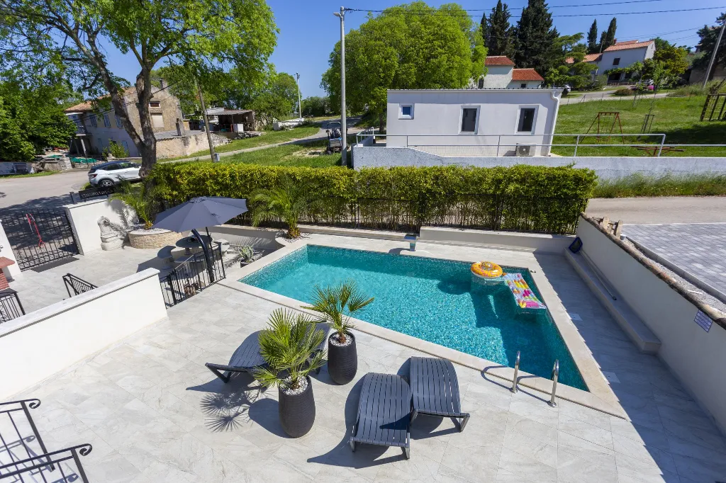 Poreč Mugeba Apartment for Up to 4 Guests with Pool