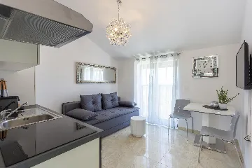 Poreč Mugeba Apartment for Up to 4 Guests with Pool