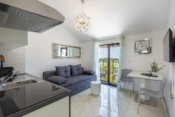 Poreč Mugeba Apartment for Up to 4 Guests with Pool