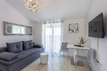 Poreč Mugeba Apartment for Up to 4 Guests with Pool