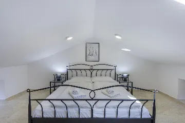 Poreč Mugeba Apartment for Up to 4 Guests with Pool