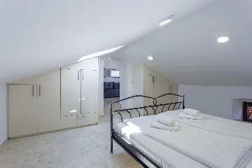 Poreč Mugeba Apartment for Up to 4 Guests with Pool