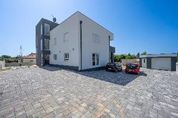 1-Bedroom Apartment for 4 in Pula