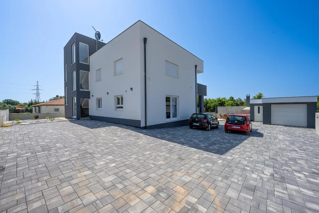 1-Bedroom Apartment for 4 in Pula