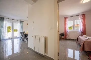 1-Bedroom Apartment for 4 in Pula