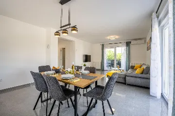 1-Bedroom Apartment for 4 in Pula