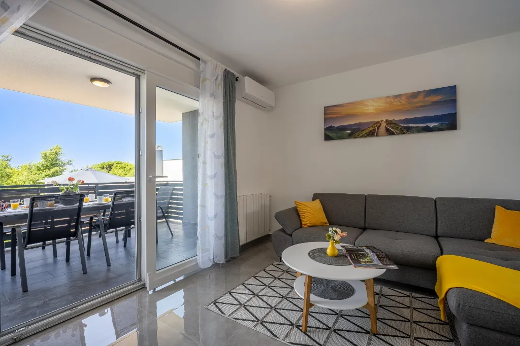 1-Bedroom Apartment for 4 in Pula