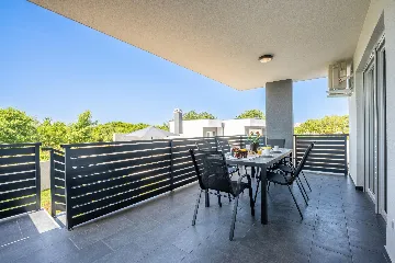 1-Bedroom Apartment for 4 in Pula