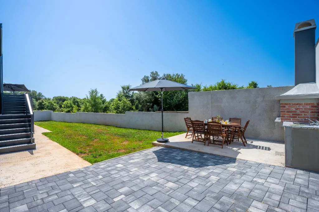 1-Bedroom Apartment for 4 in Pula