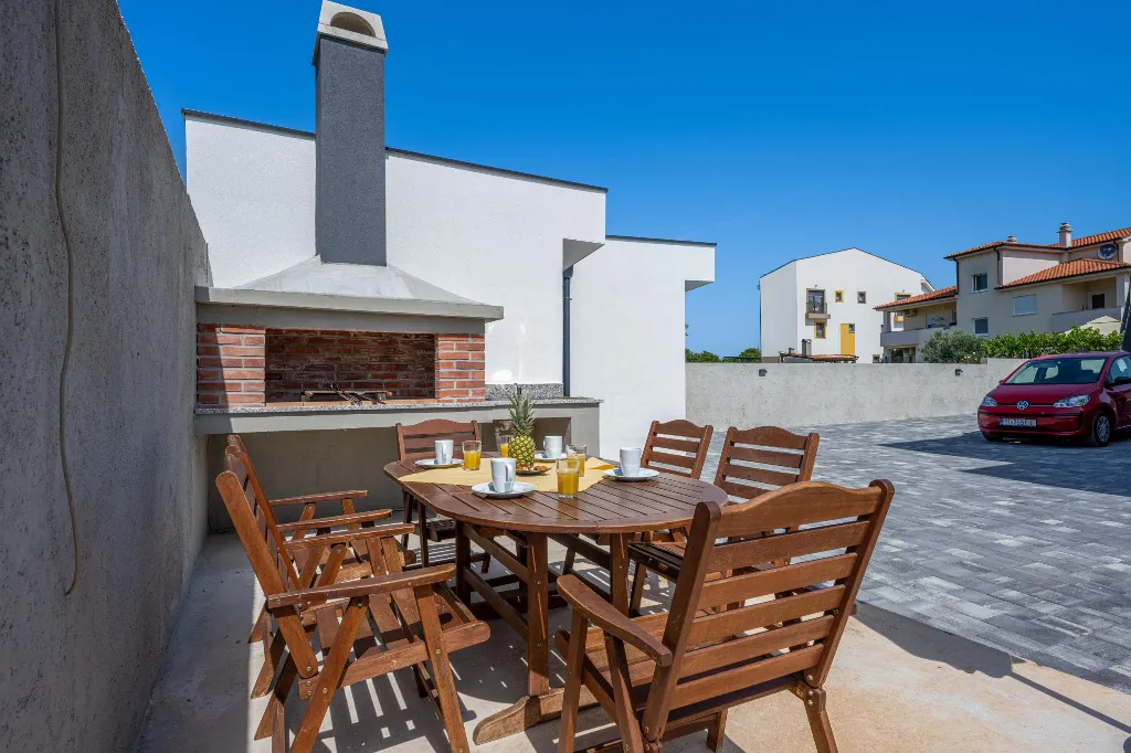 1-Bedroom Apartment for 4 in Pula