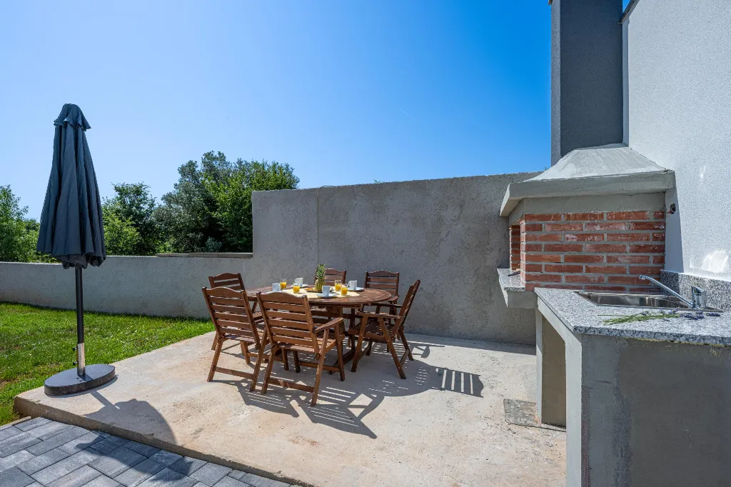 1-Bedroom Apartment for 4 in Pula