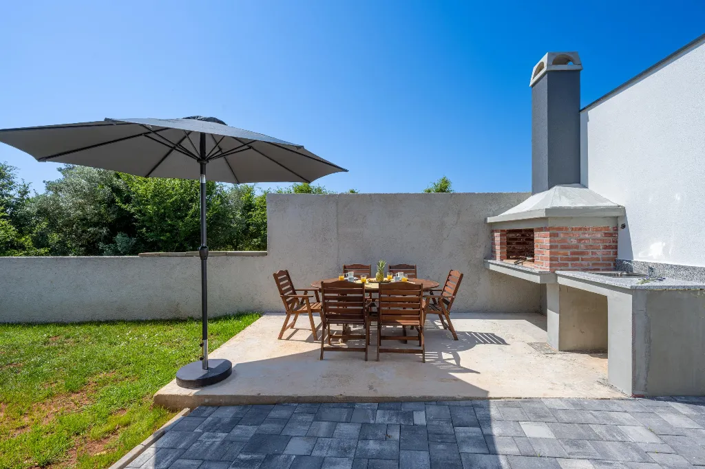 1-Bedroom Apartment for 4 in Pula