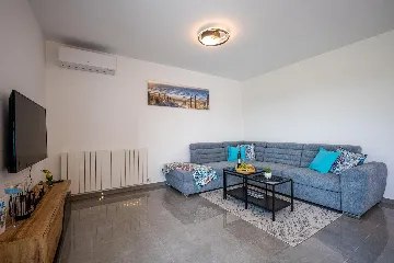 1-Bedroom Apartment for 4 in Pula
