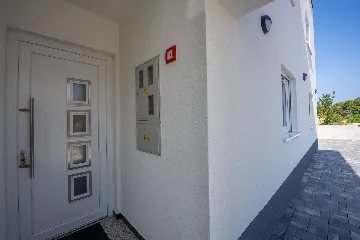 Two-Bedroom Apartment for 5 Guests in Pula