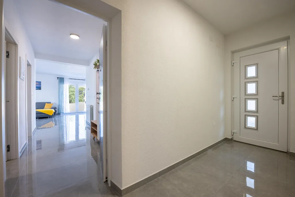Two-Bedroom Apartment for 5 Guests in Pula