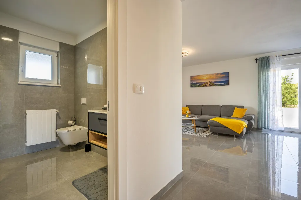 Two-Bedroom Apartment for 5 Guests in Pula